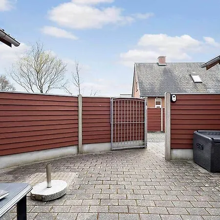 30360-ulfborg-norhedevej-10 بيت للعطل *